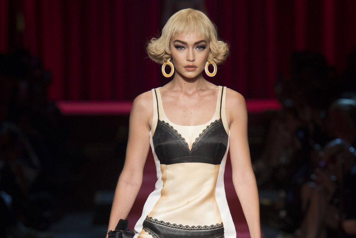 Moschino Wiosna 2017