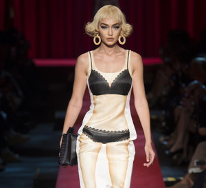 Moschino Wiosna 2017