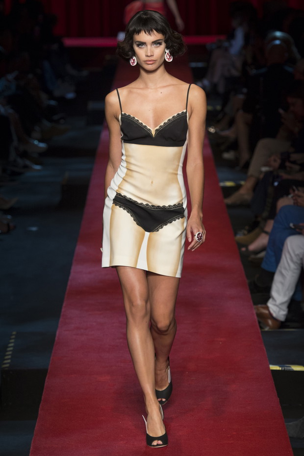 Moschino Wiosna 2017