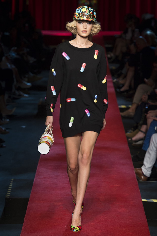 Moschino Wiosna 2017