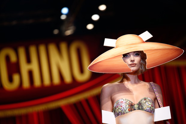 Moschino Wiosna 2017