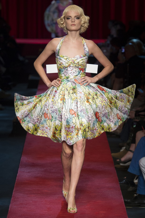 Moschino Wiosna 2017