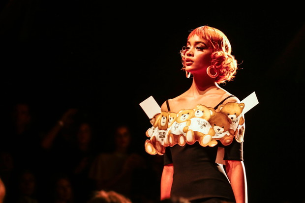 Moschino Wiosna 2017