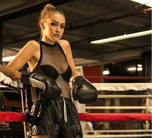 Gigi Hadid x Stuart Weitzman jesień 2016