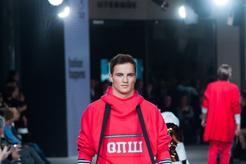 Patryk Grudowicz, pokaz mody z okazji otwarcia The Designer Gallery w warszawskiej Galerii Mokotów
