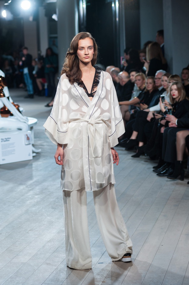 Natalia Karabasz, pokaz mody z okazji otwarcia The Designer Gallery w warszawskiej Galerii Mokotów