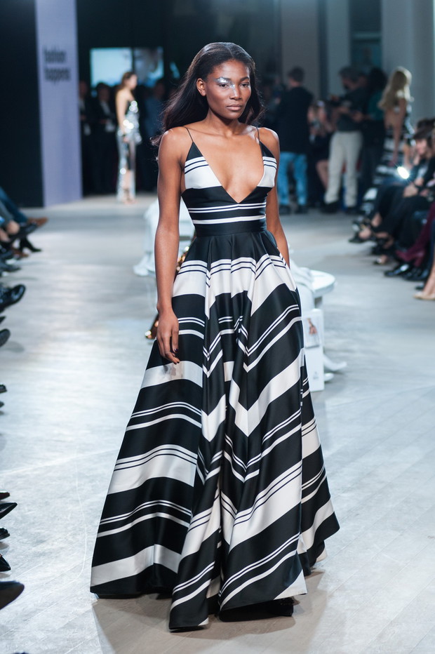Osi Ugonoh, pokaz mody z okazji otwarcia The Designer Gallery w warszawskiej Galerii Mokotów