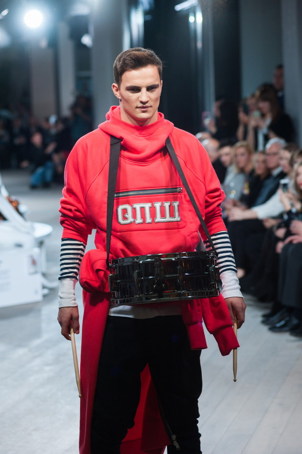 Patryk Grudowicz, pokaz mody z okazji otwarcia The Designer Gallery w warszawskiej Galerii Mokotów
