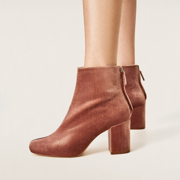 ZARA, welurowe botki