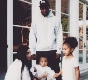 Kim Kardashian i Kanye West zaprojektują kolekcję ubrań dla dzieci