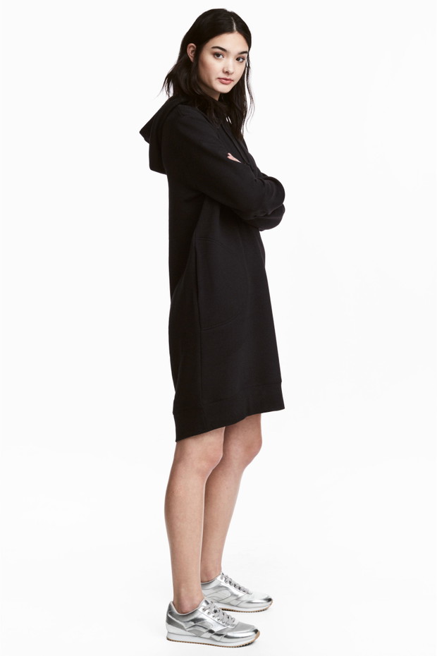 H&M, mała czarna - propozycje z sieciówek (129,90 PLN)