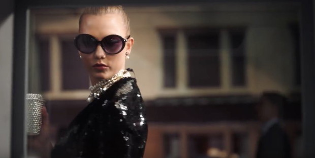 Karlie Kloss jako Audrey Hepburn i Marilyn Monroe w kampanii Swarovski