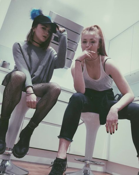 Sophie Turner i Maisie Williams pojawią się w najnowszym odcinku Carpool Karaoke: The Series