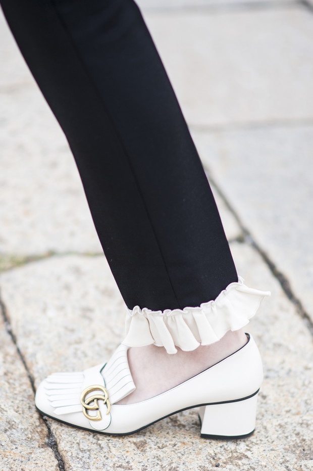Street fashion: buty na tygodniach mody