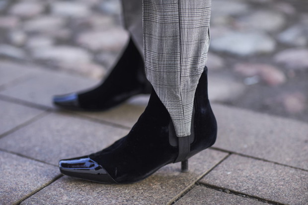 Street fashion: buty na tygodniach mody