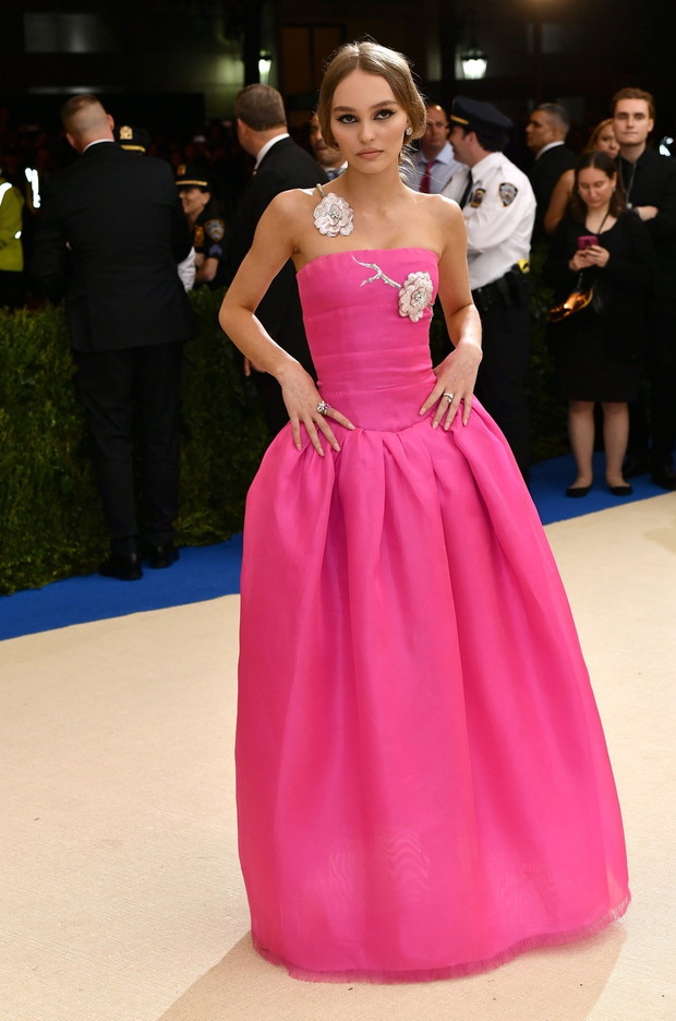 Lily-Rose Depp w kreacji Chanel na Met Gala 2017