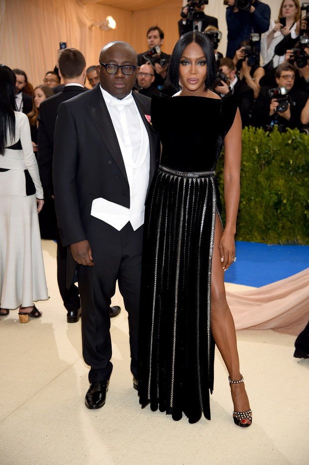 Naomi Campbell i redaktor naczelny „Vogue UK” Edward Enninful na Met Gala 2017