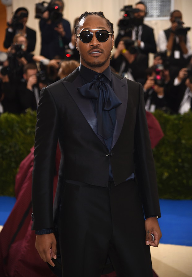 Raper Future w garniturze marki H&M na Met Gala 2017