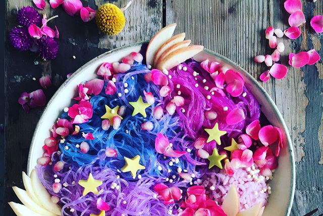 #unicornnoodles to nowy trend kulinarny na Instagramie