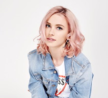 Maffashion w kampanii reklamującej nową kolekcję festiwalową Guess