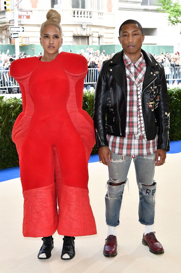 Helen Lasichanh i Pharrell Williams na Met Gala 2017