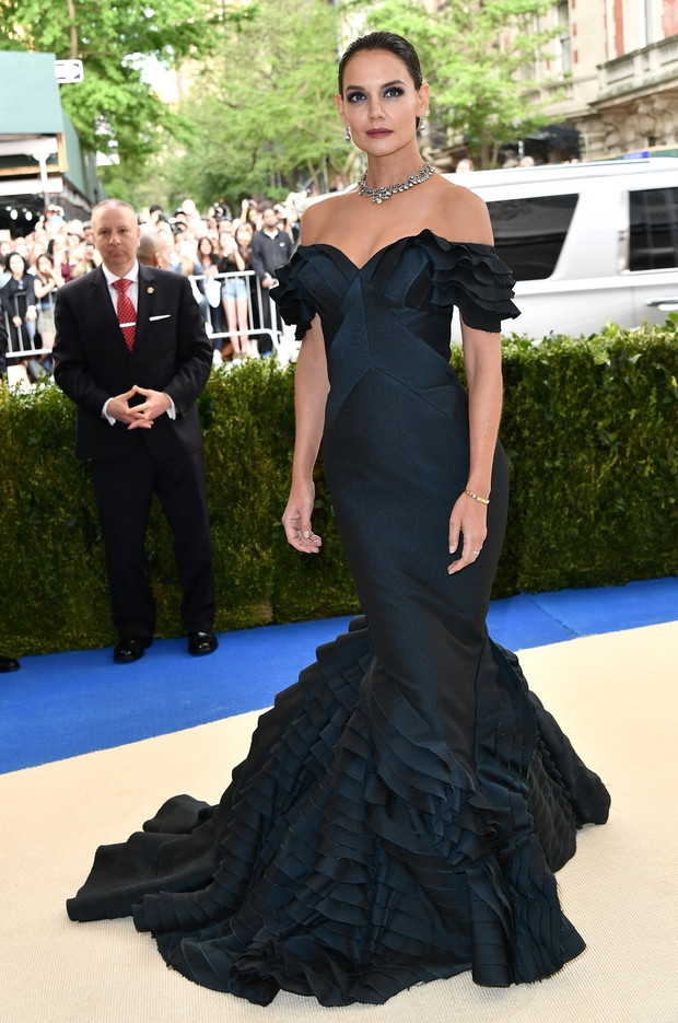 Katie Holmes w kreacji Zac Posen na Met Gala 2017