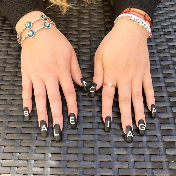 Logo na paznokciach - nowy trend w manicure