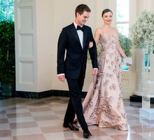 Miranda Kerr i Evan Spiegel zmierzają na kolację do Białego Domu