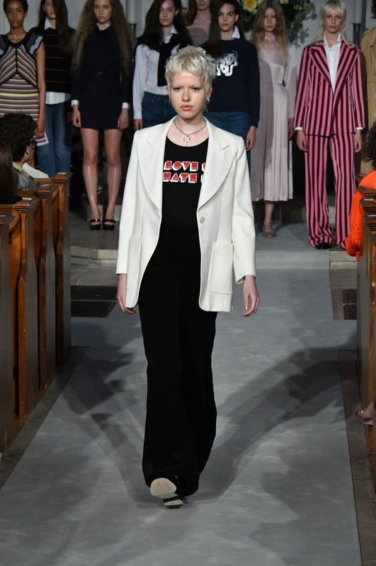 Pokaz kolekcji ALEXACHUNG Pre-Fall 2017