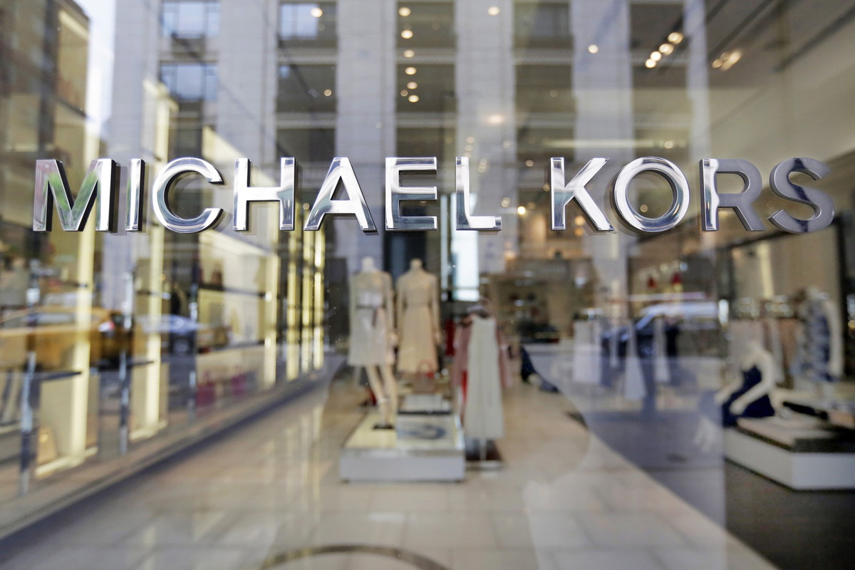 Michael Kors zamyka sklepy! Sprzedaż mocno w dół