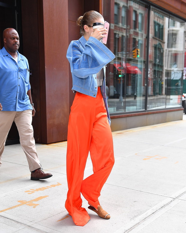 Gigi Hadid w kurtce KREIST