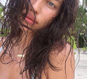 Irina Shayk i Bradley Cooper odpoczywają na zasłużonych wakacjach