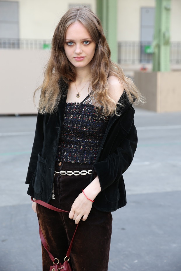 Lily Taieb na pokazie Chanel haute couture jesień-zima 2017/2018