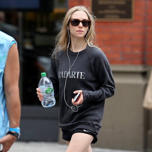 Amanda Seyfried w bluzie Rodarte