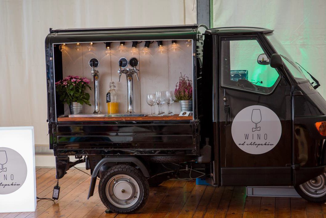 Wino od chłopaków - pierwszy prosecco van w Polsce