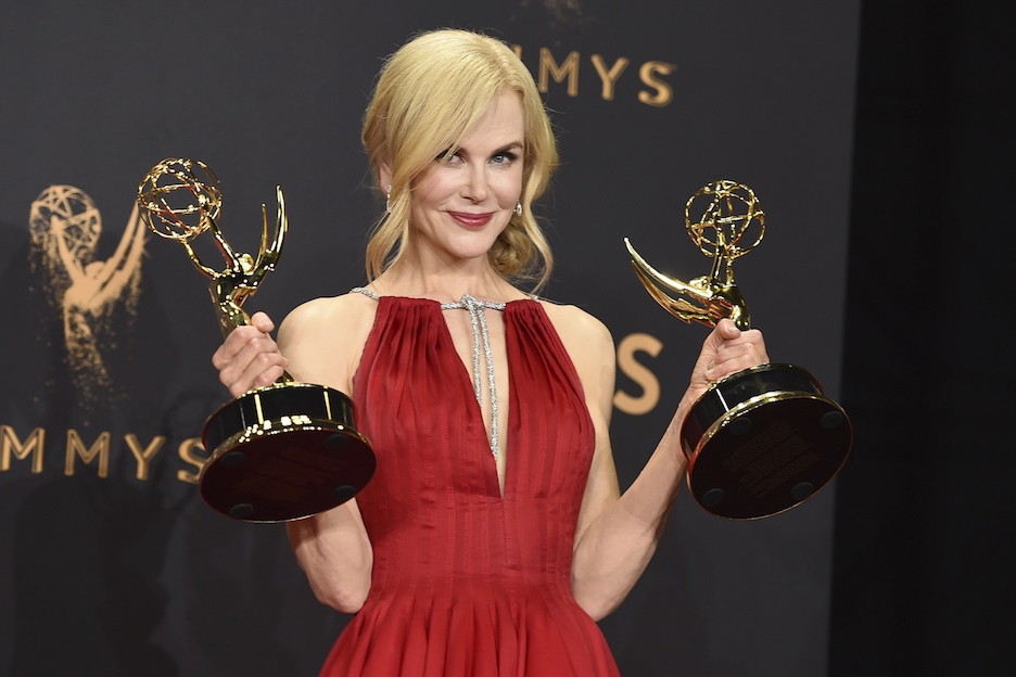 Nicole Kidman ze statuetkami za „Wielkie kłamstewka”