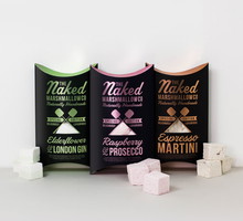 Marshmallows z dodatkiem alkoholu to pomysł brytyjskiej firmy The Naked Marshmallow Co.