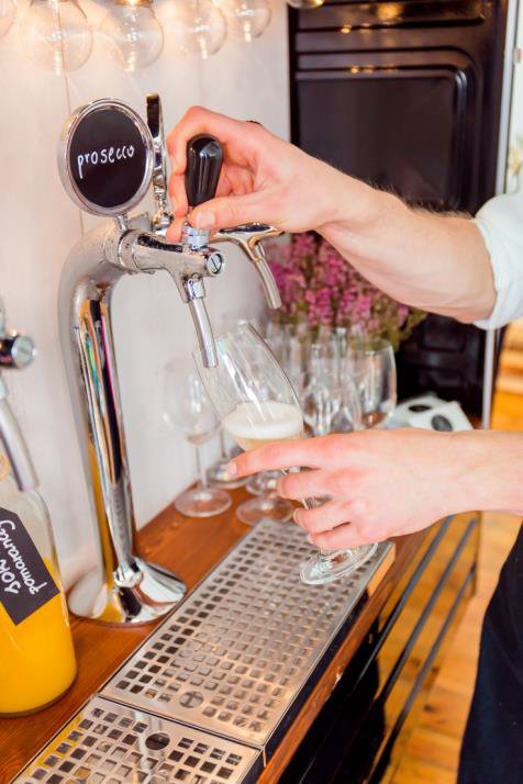 Wino od chłopaków - pierwszy prosecco van w Polsce