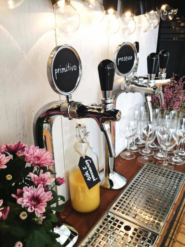 Wino od chłopaków - pierwszy prosecco van w Polsce