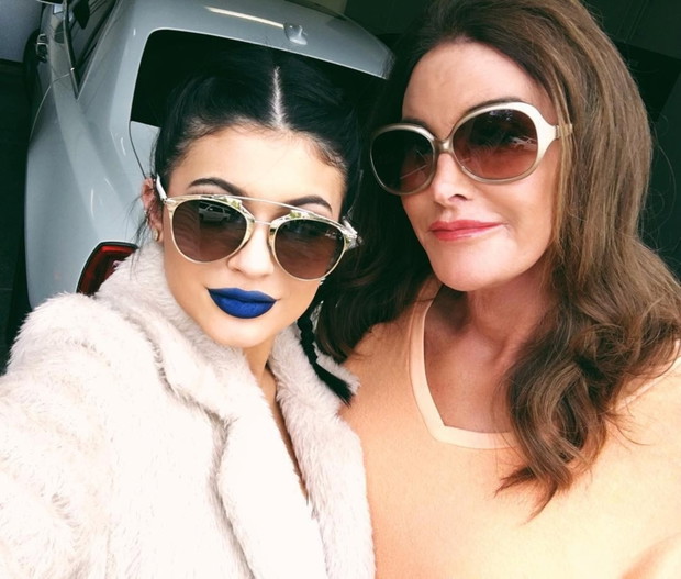 Caitlyn Jenner, jako pierwsza z rodziny, potwierdziła informację o ciąży Kylie Jenner