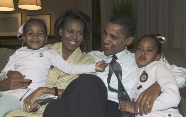 Michelle i Barack Obama z córkami