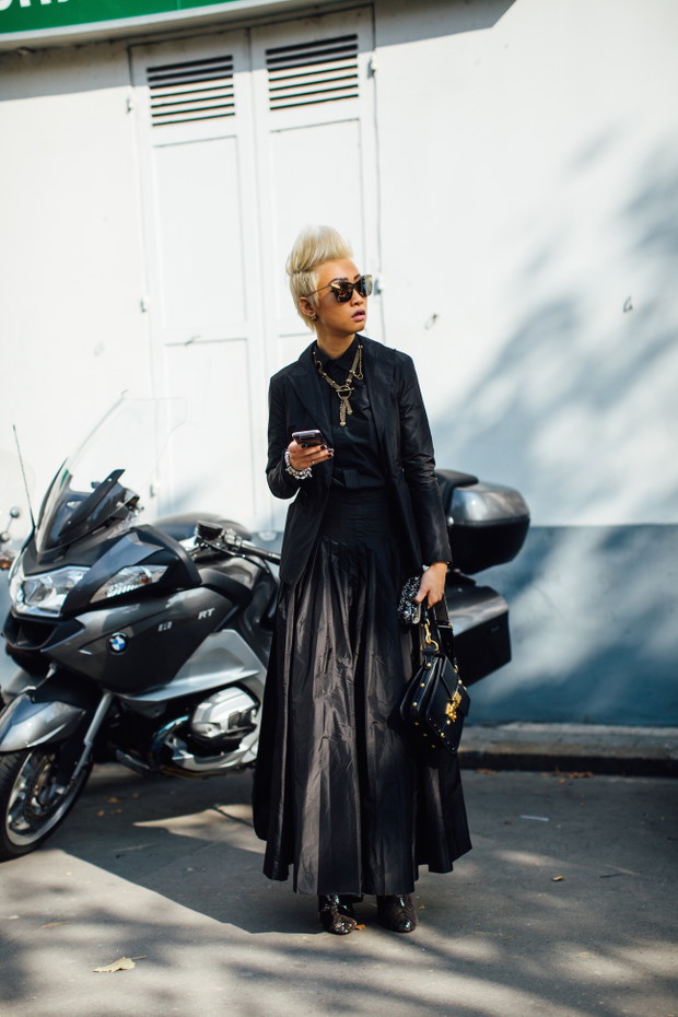 Moda uliczna na Paris Fashion Week wiosna lato 2018