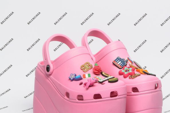 Crocsy na wybiegu u Balenciagi wiosna-lato 2018