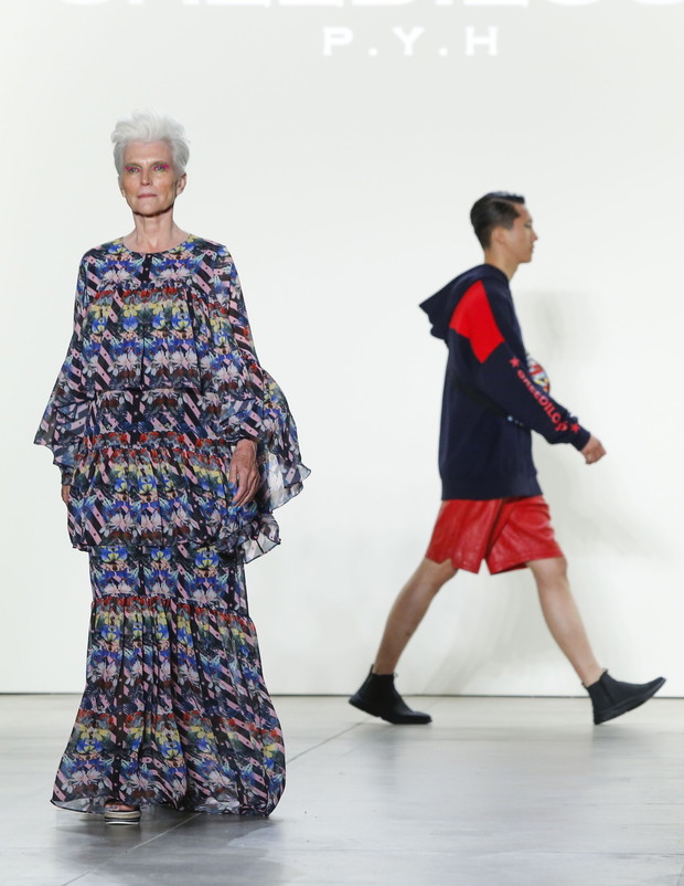 Maye Musk w pokazie Concept Korea, New York Fashion Week wiosna lato 2018