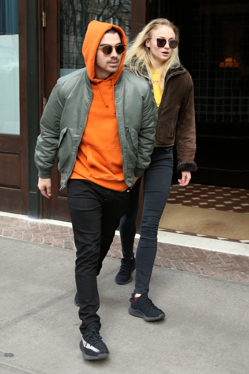 Sophie Turner i Joe Jonas oficjalnie zaręczeni