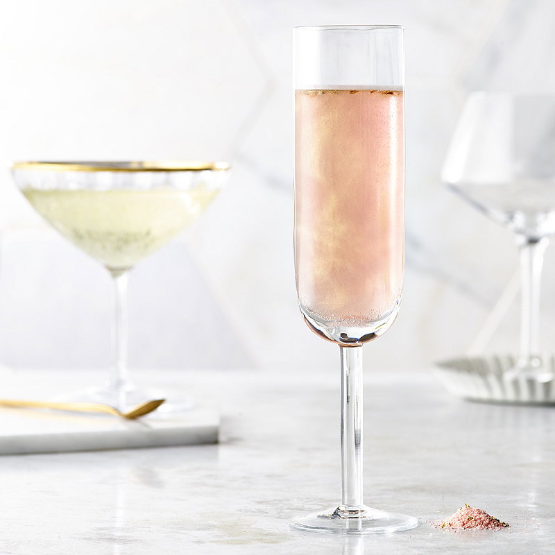 Błyszczące, różowe prosecco uzyskacie po dodaniu odrobiny specjalnego pyłku
