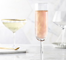 Błyszczące, różowe prosecco uzyskacie po dodaniu odrobiny specjalnego pyłku