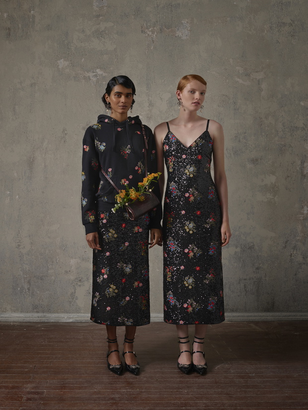 Lookbook Erdem x H&M jest utrzymany w angielskim stylu
