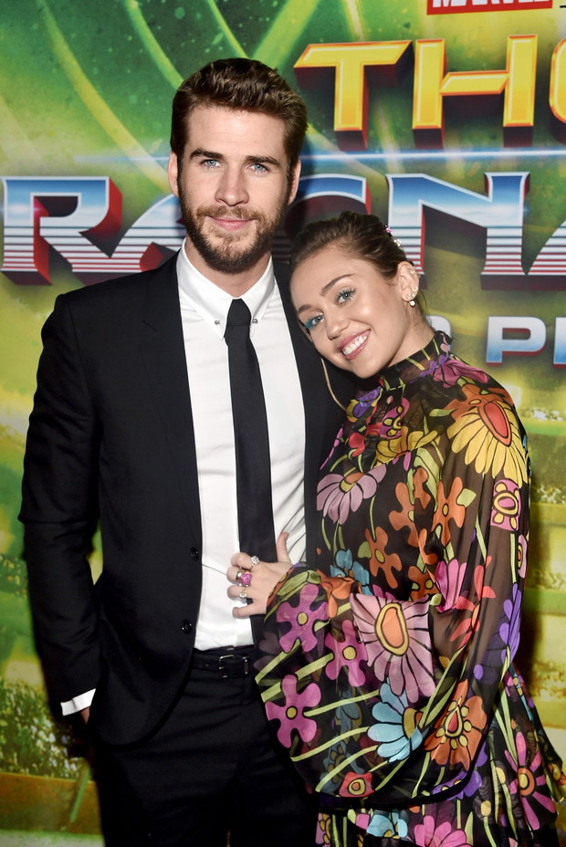 Miley Cyrus i Liam Hemsworth na premierze „Thor: Ragnarok” w Los Angeles