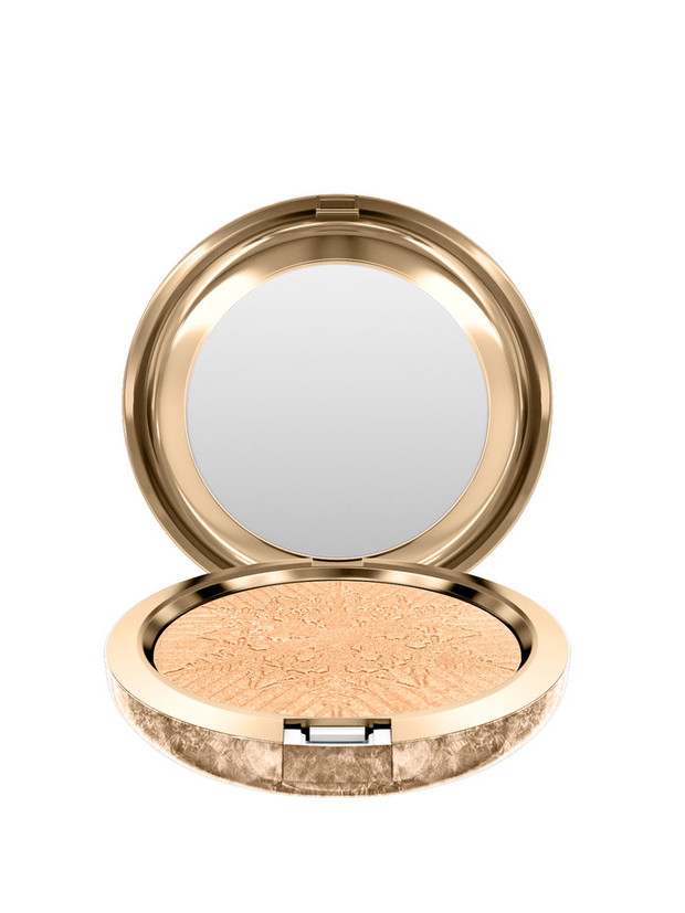 Rozświetlacz z najnowszej kolekcji M.A.C. Cosmetics